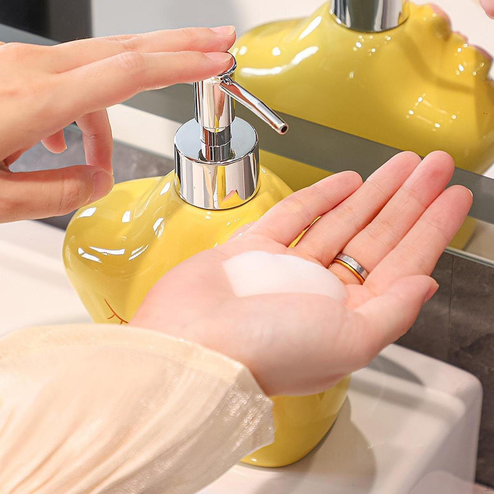 

Керамический дозатор лосьона с насосом для контейнера для пополнения жидкости в ресторане