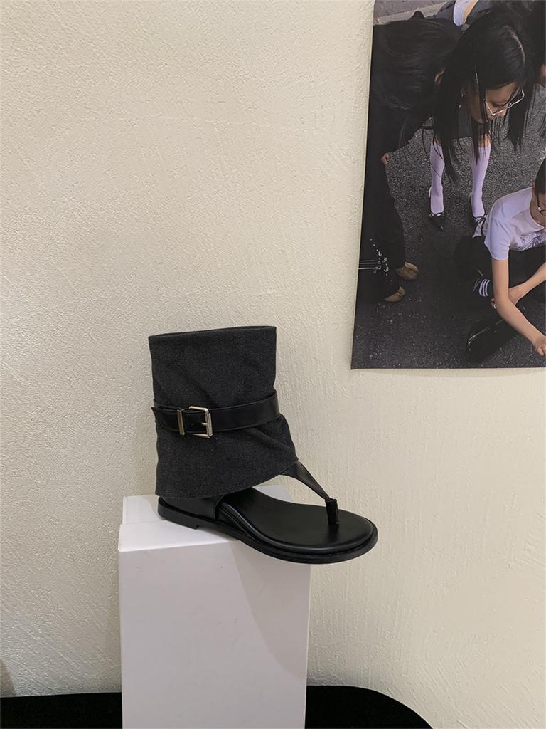 Retro Hong Kong style 2025 summer new fashion cool boots casual belt buckle toe Internet celebrity versatile short boots wedge heel shoes