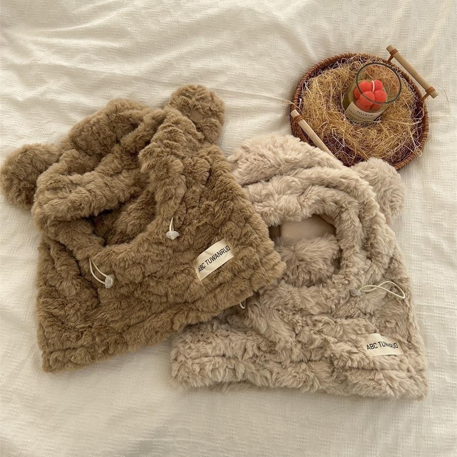 Cozy Bear Ear Plush Hat: All-in-One Warmth for Winter Cycling