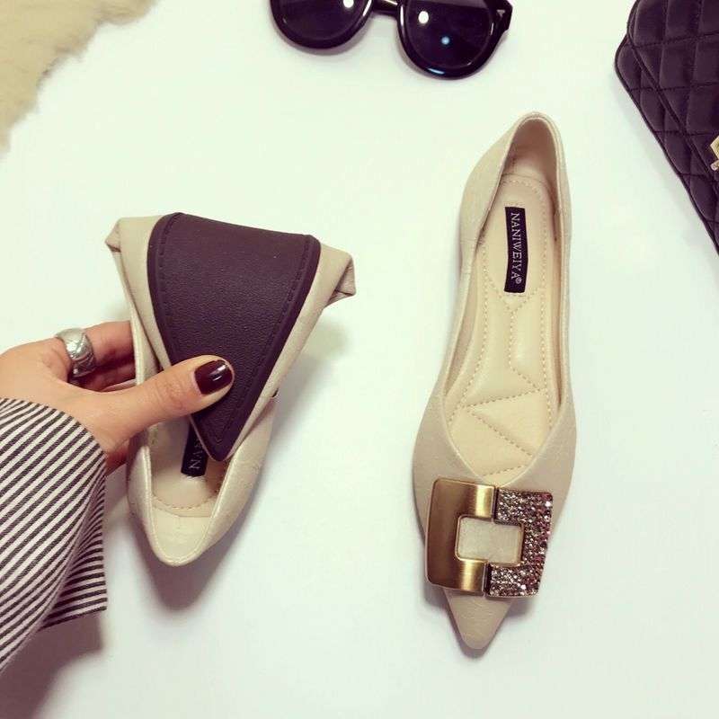 Ins Single Shoes Girl 2025 Spring New Korean Version Fairy Style Metal Buckle Pointed Tip Laden Shoes Soft Sole Foot Doudou Shoes