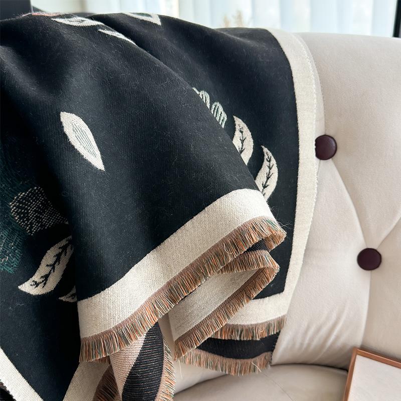 New Women Fashion Brand Fallen leaves Scarf Luxury Autumn Winter Warm Shawls Print Scarve Pashmina Mujer Femme Foulard Bufanda