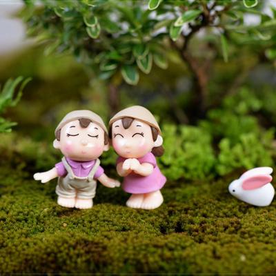 1 pár miniaturních figurek milenců, bonsaje, sukulentní zahradní ozdoby pro usměvavý pár