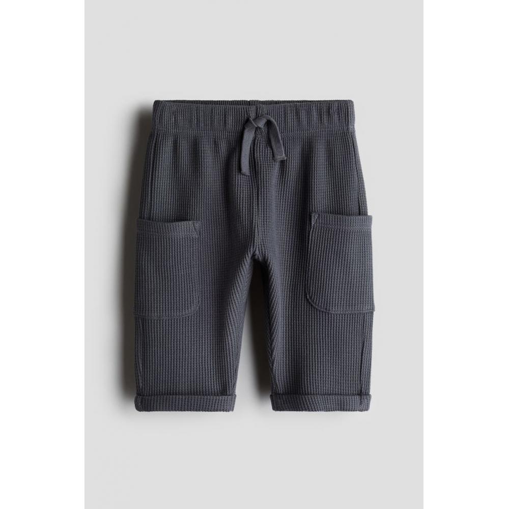 

Брюки из хлопка с вафельной текстурой HM темно-серого цвета