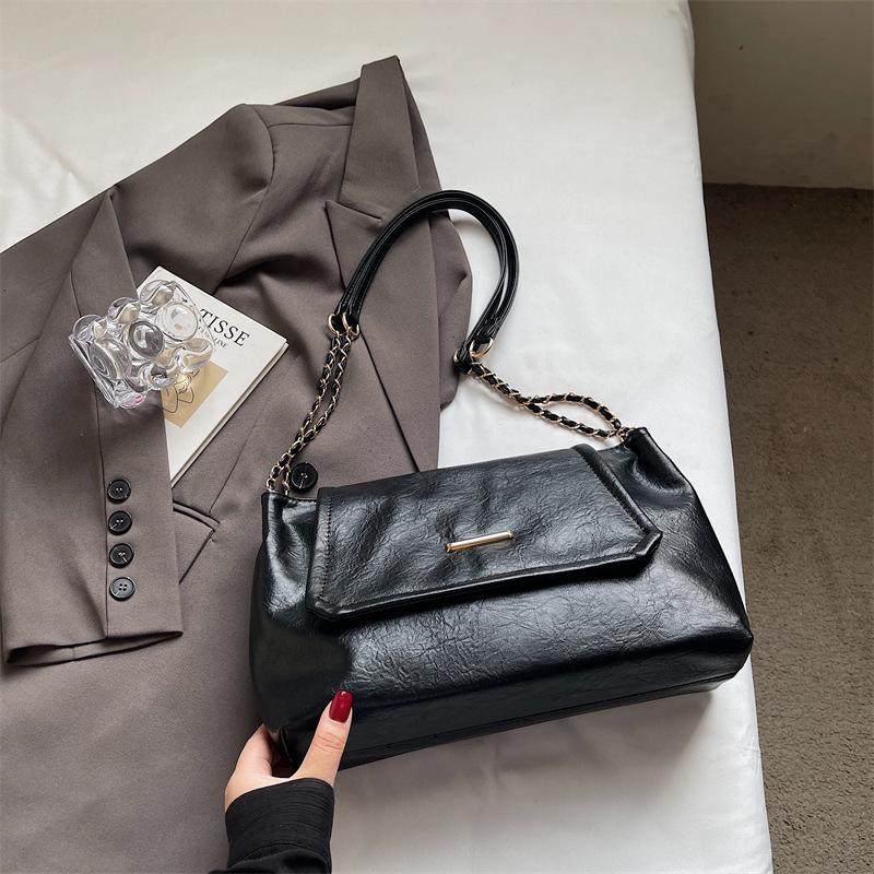 Retro bag women's large-capacity autumn and winter versatile chain shoulder bag commuter tote bag