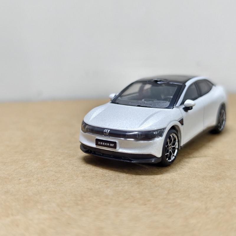 Diecast 1:64 Scale Kagero 007 Geely Alloy Car Model