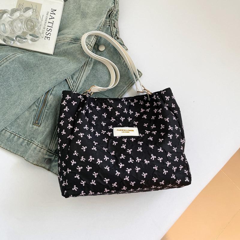 

Trend Fashion Bow Folds Large Capacity 2025 New Casual Simple Commuter One Shoulder Crossbody Underarm Bag Women