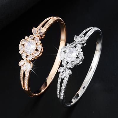 New Fashion Simple Creative Flower Design Inlaid Zircon Simple Everyday Joker Fresh Bracelet Ornament