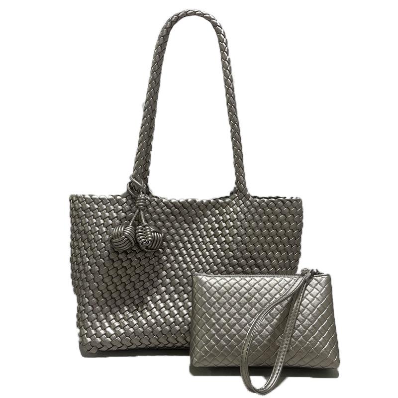 Hand-Woven Large Capacity Women’s Bucket Tote - Spring/Summer 2026 Collection