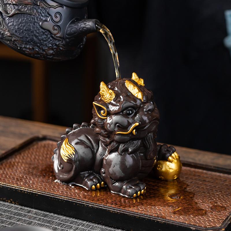 Lucky Pixiu purple sand tea pet ornament can be raised for home office desktop decoration tea tray tea table accessories