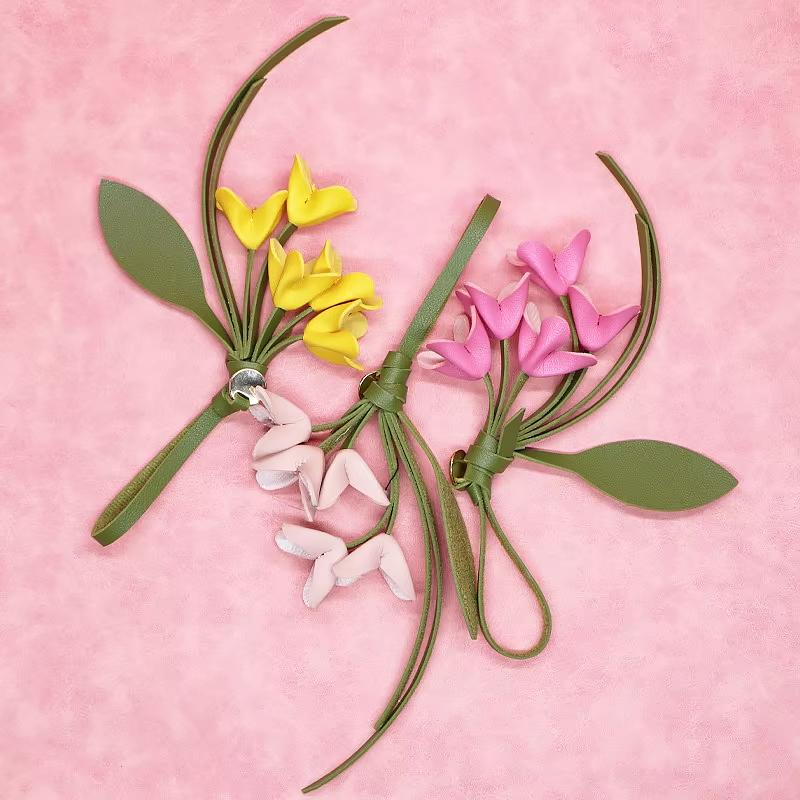 1PC Ornament High-End Osmanthus Shape Exquisite Keychains Fashion Floral Shape Clothing Accessories Multicolor