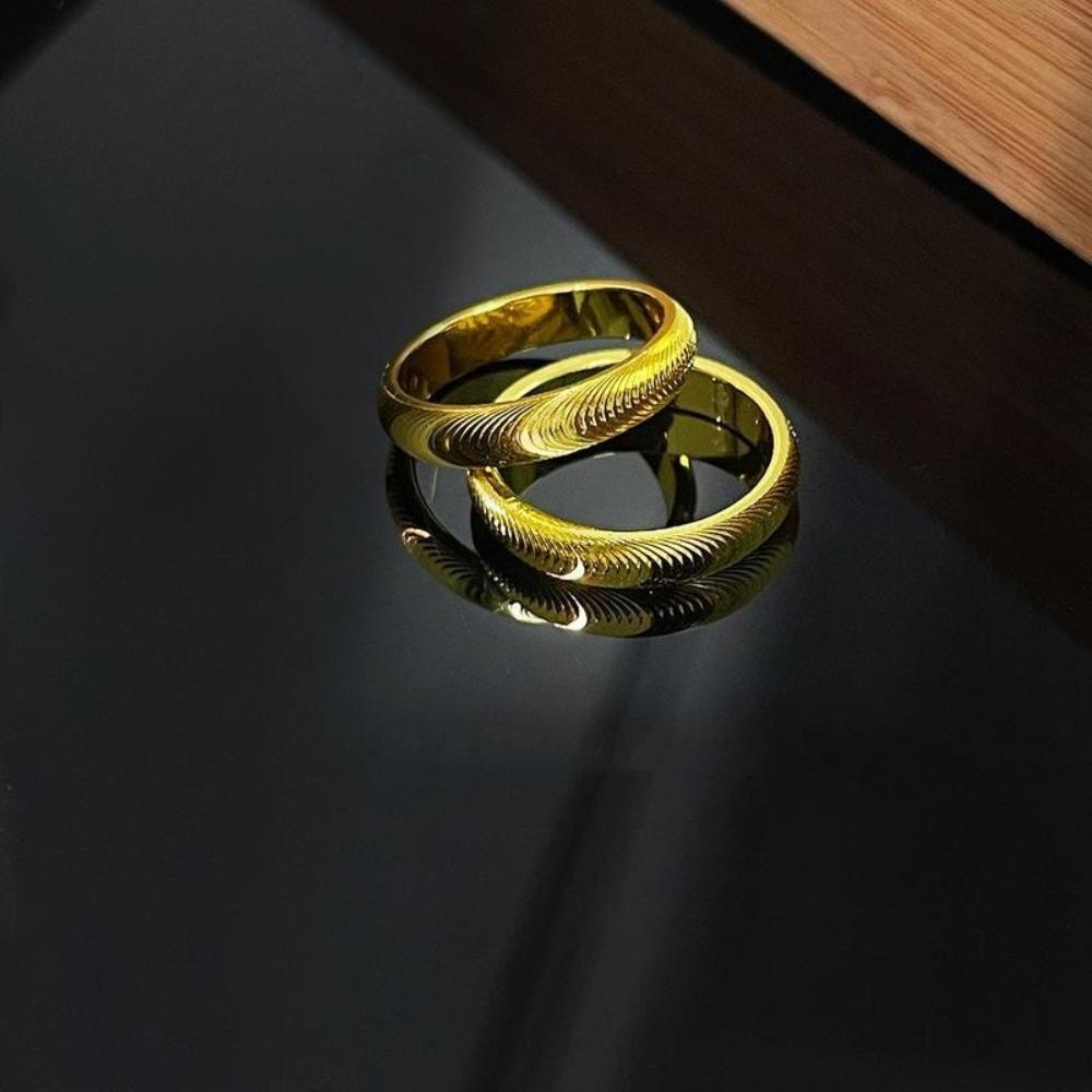 Light Luxury Couple Titanium Steel Ring Simple Valentine's Day Gift Cat Eye Plain Ring  Girls