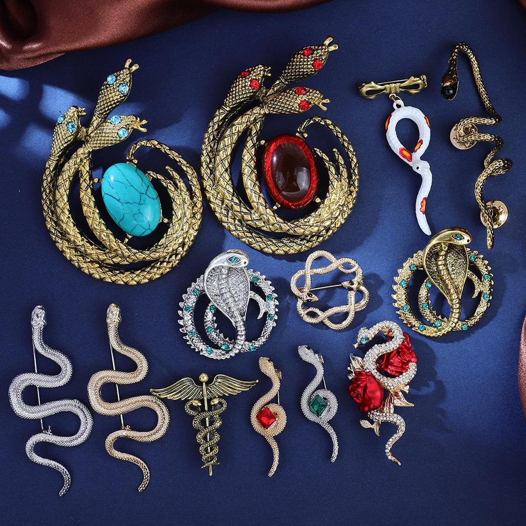 Halloween Retro Zodiac Snake Brooch - Enamel Pin Suit Accessory