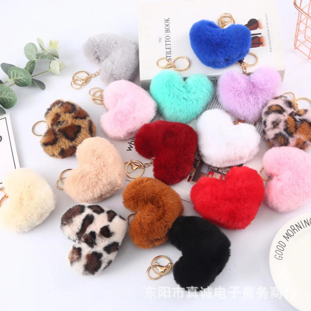 Set Portachiavi Pompom Peluche a Forma di Cuore | Palla di Pelo a Forma di Cuore con Stampa Leopardo | Pelliccia Sintetica Soffice di Alta Qualità per Chiavi Auto Borse Regali