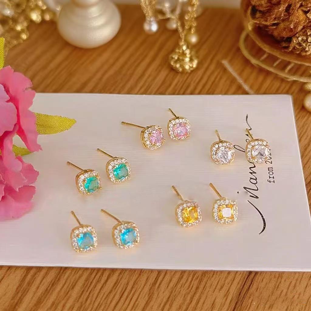 Pinkdudu Sugar Cube Yellow Diamond Stud Earrings Sparkling Light Luxury High-End Earrings Elegant PD2518