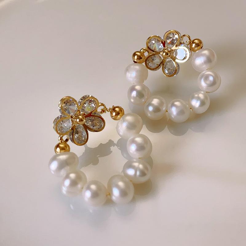 High-End French Retro Zirconia & Pearl Flower Stud Earrings for Women - 925 Silver Needle None