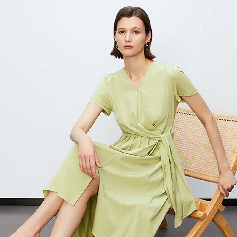 

JESSIE Pleated Belted V-Neck Dress L