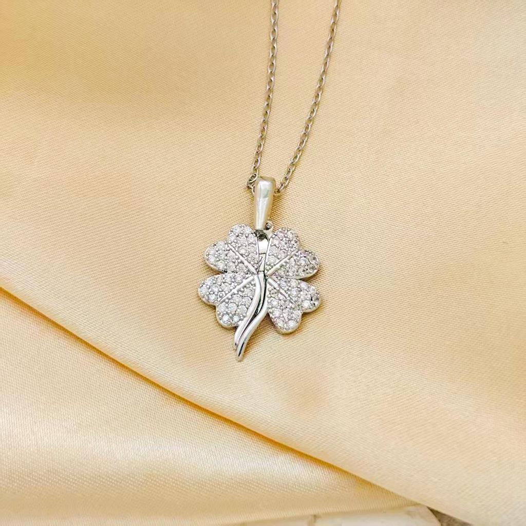 Women's Gold-Plated Copper Necklace: Luxury Fu Lu Pendant Clavicle Chain - Versatile Fashion Accessory