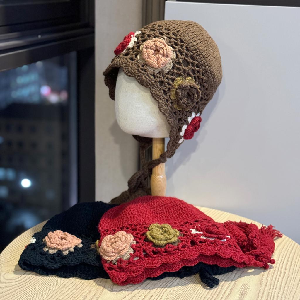 Korean Style Hand-knitted Flower Knitted Pullover Hat for Women In Autumn and Winter Warm Ethnic Style Travel Style Tassel Ear Protection Hat