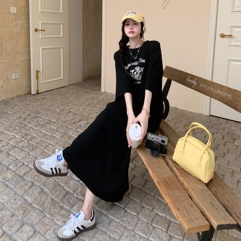 Loose-fitting Large-sized Women's Round-neck Short-sleeved T-shirt Dress, Long Laid-back Style Dress, Knee-length Sleeping Dress