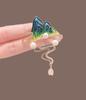 Vintage Chinese Style Round Landscape Painting Brooch for Women Mountain Shaped Tassel Rhinestone Lapel Pins Clothes Accessories