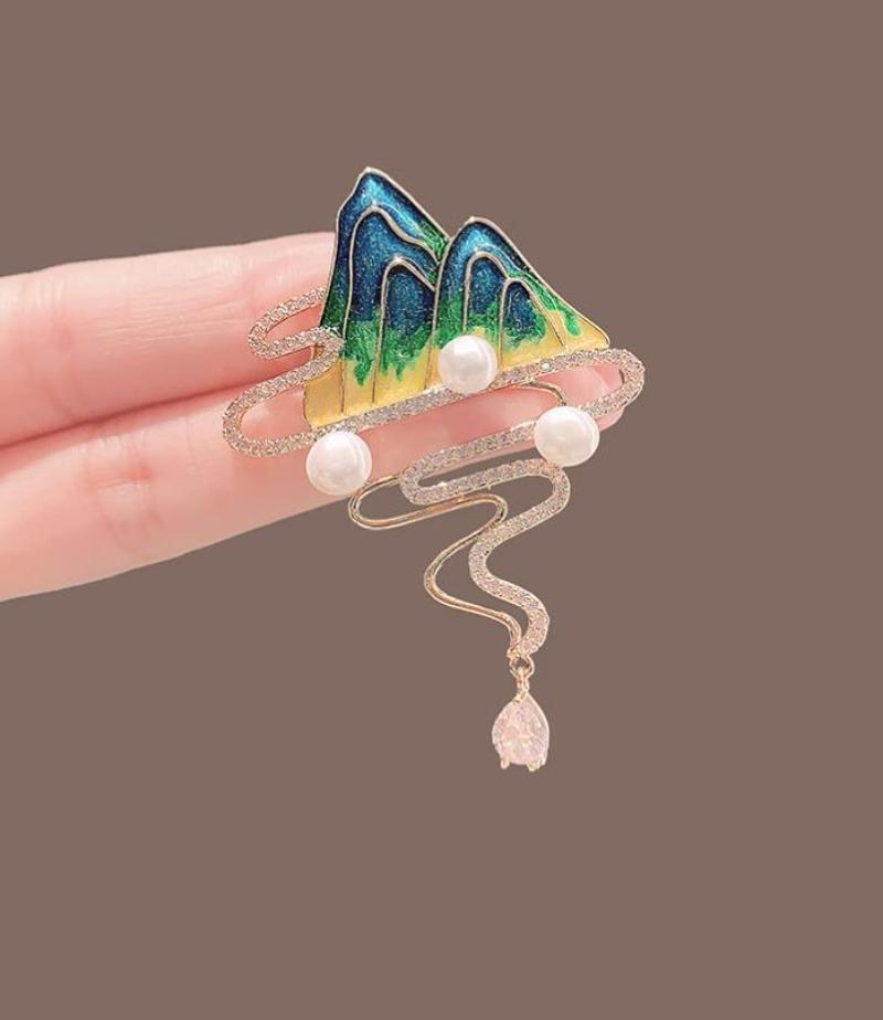 Vintage Chinese Style Round Landscape Painting Brooch for Women Mountain Shaped Tassel Rhinestone Lapel Pins Clothes Accessories