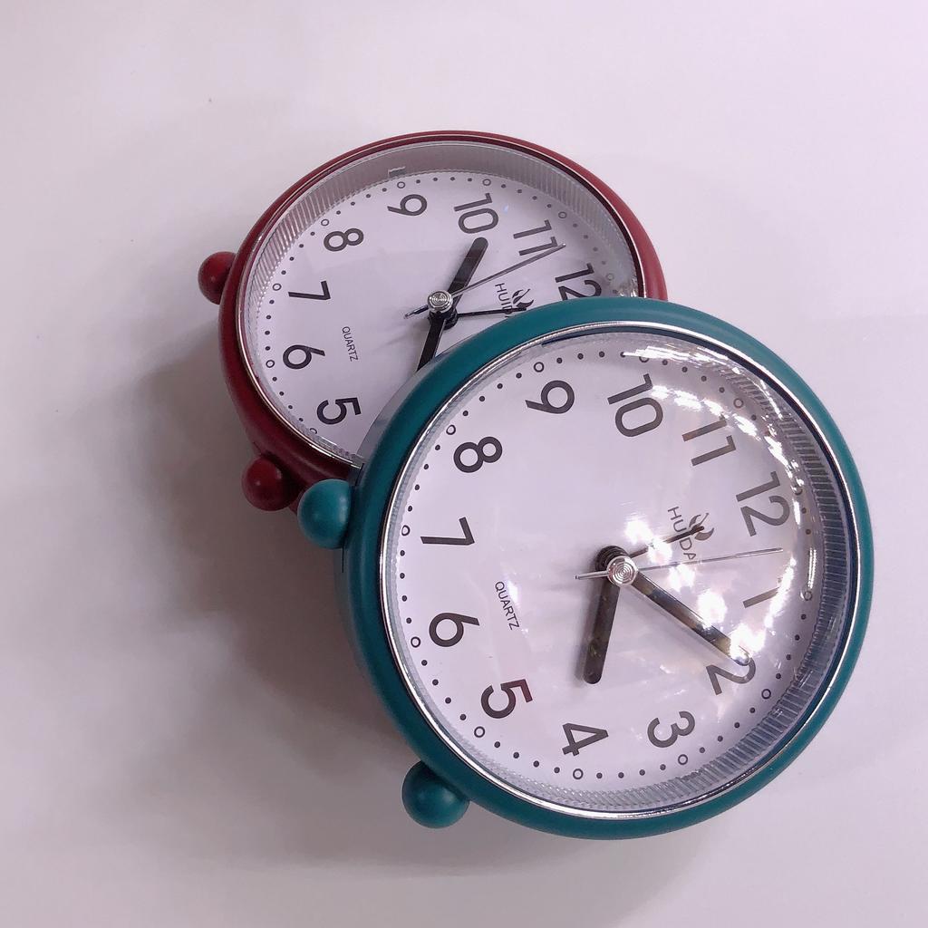 Nordic Style Small Table Clock Living Room Clock Minimalist Round Modern Silent Seat Hanging Dual-purpose Bedroom Children's Room Bedside