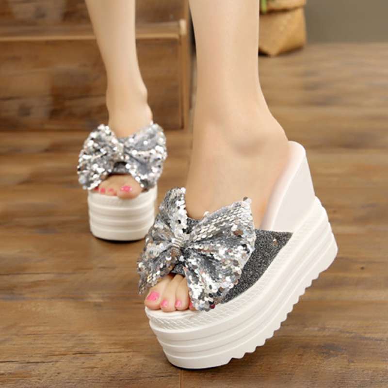 Slippers Women's Summer 2025 New Versatile Outer Wear 13cm Thick Bottom Flower One-word Drag Korean Version Slope Heel Muffin Cool Slippers