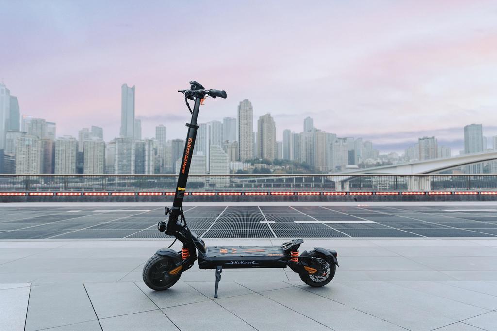 KuKirin G2 Master High-Performance E-Scooter, 60km/h, Dual Motor 2*1000W, Dual Suspension, 20.8Ah Battery, IP54 Waterproof
