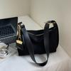 Simple large-capacity bag women's new fashion versatile casual shoulder bag commuter messenger tote bag