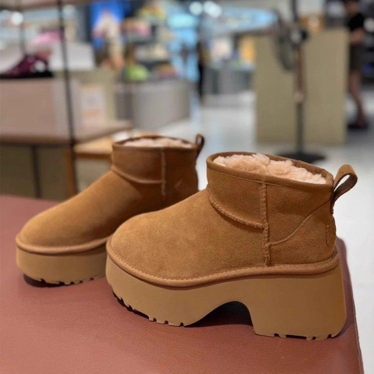 

Женские зимние теплые меховые сноубутсы большого размера на толстой подошве с увеличением высоты, ботильоны с подкладкой, нескользящие кроссовки для хайкинга, высокие хлопковые ботинки 40 малиновый