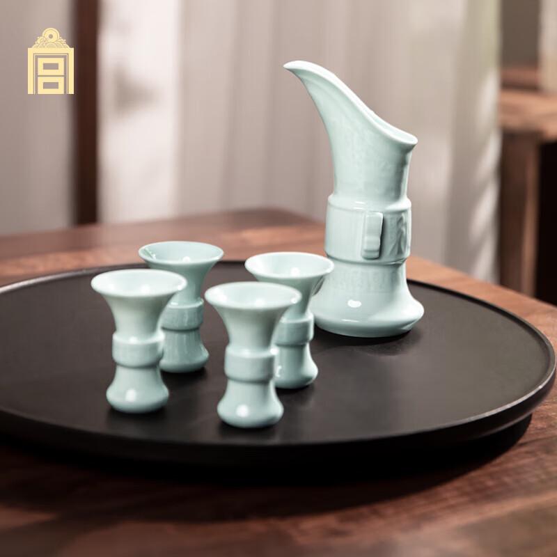 

Gongli Forbidden City Toasting and Singing Baijiu Set