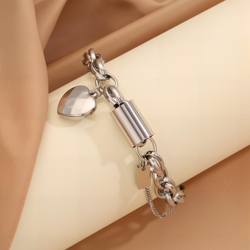 Elegantní Titanová Ocelová Pár Bracelet Srdce - Unisex, Luxusní Design, Univerzální a Stylový