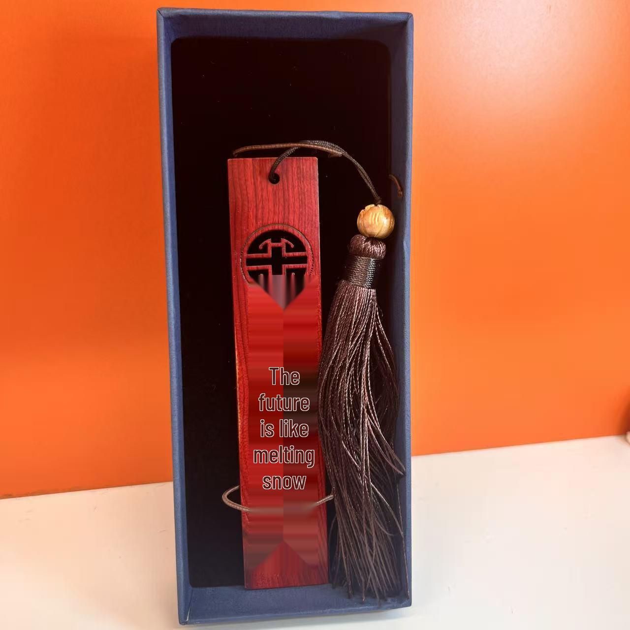 

Engraved Solid Wood Bookmarks & Signature Pen Set - Classical Chinese Style in Elegant Gift Box for Graduation Souvenirs