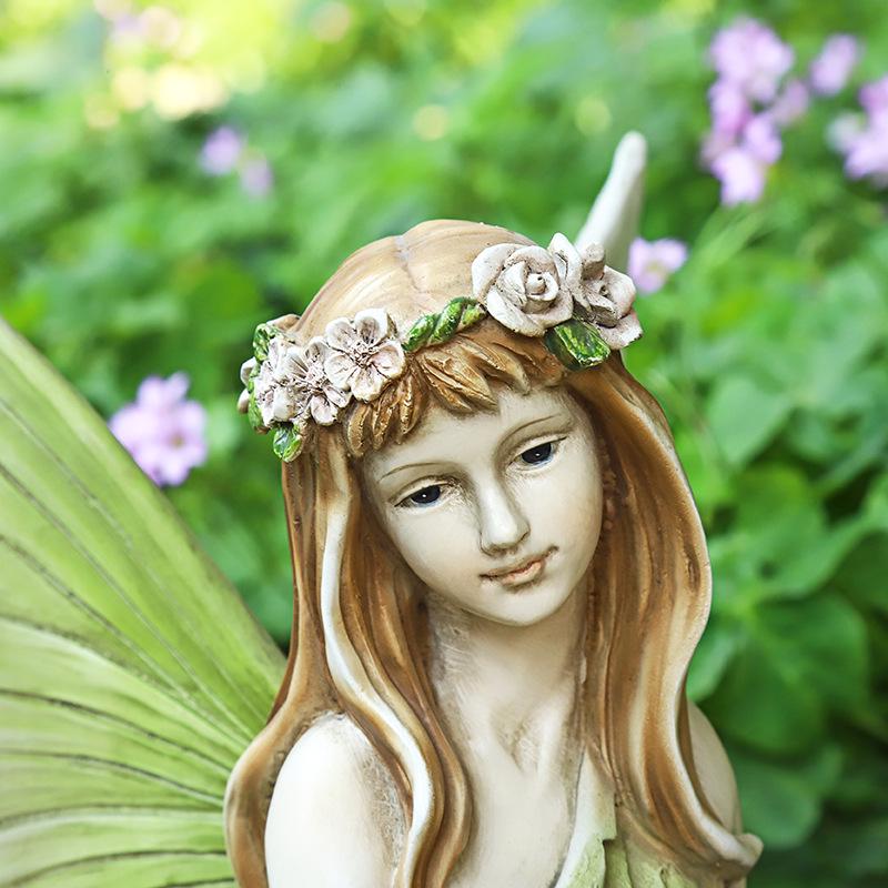 Gartenmädchen Blumenfee Harzstatue: Europäisches Kreatives Ornament für Haus-, Hof- oder Villendekoration.