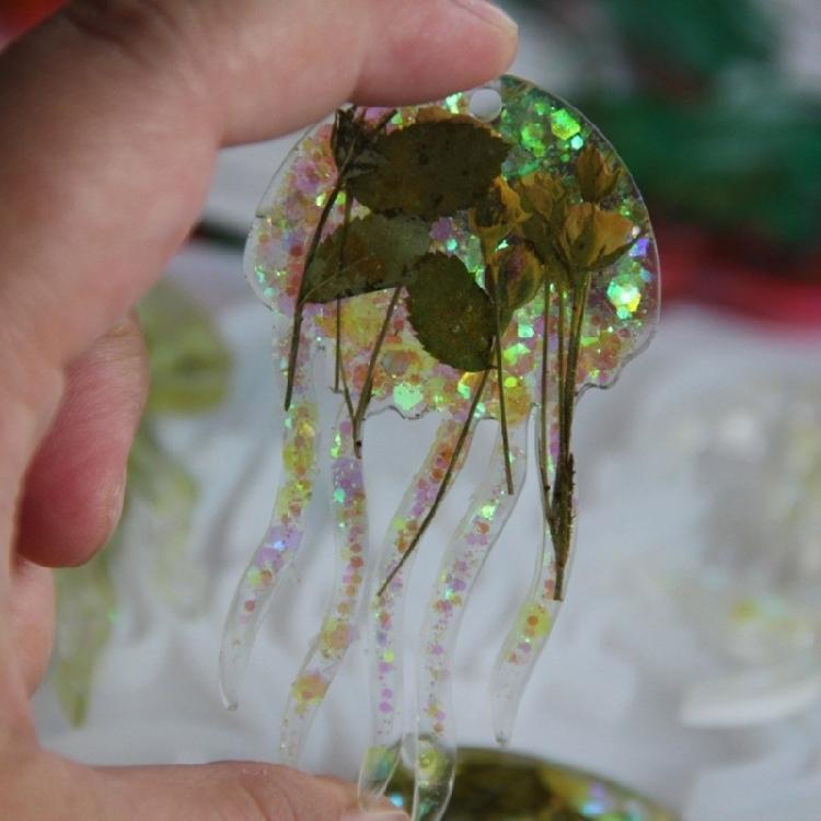 Professional Grade Silicone Jellyfish Pendant Mold For Long Lasting Use In DIY Artisanal Jewelry Production