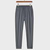 Herrenhose aus Eisseide mit elastischem Bund und Reißverschluss – einfarbig, lässig, sportlich, Neun-Punkt-Länge, Sommerkleidung.