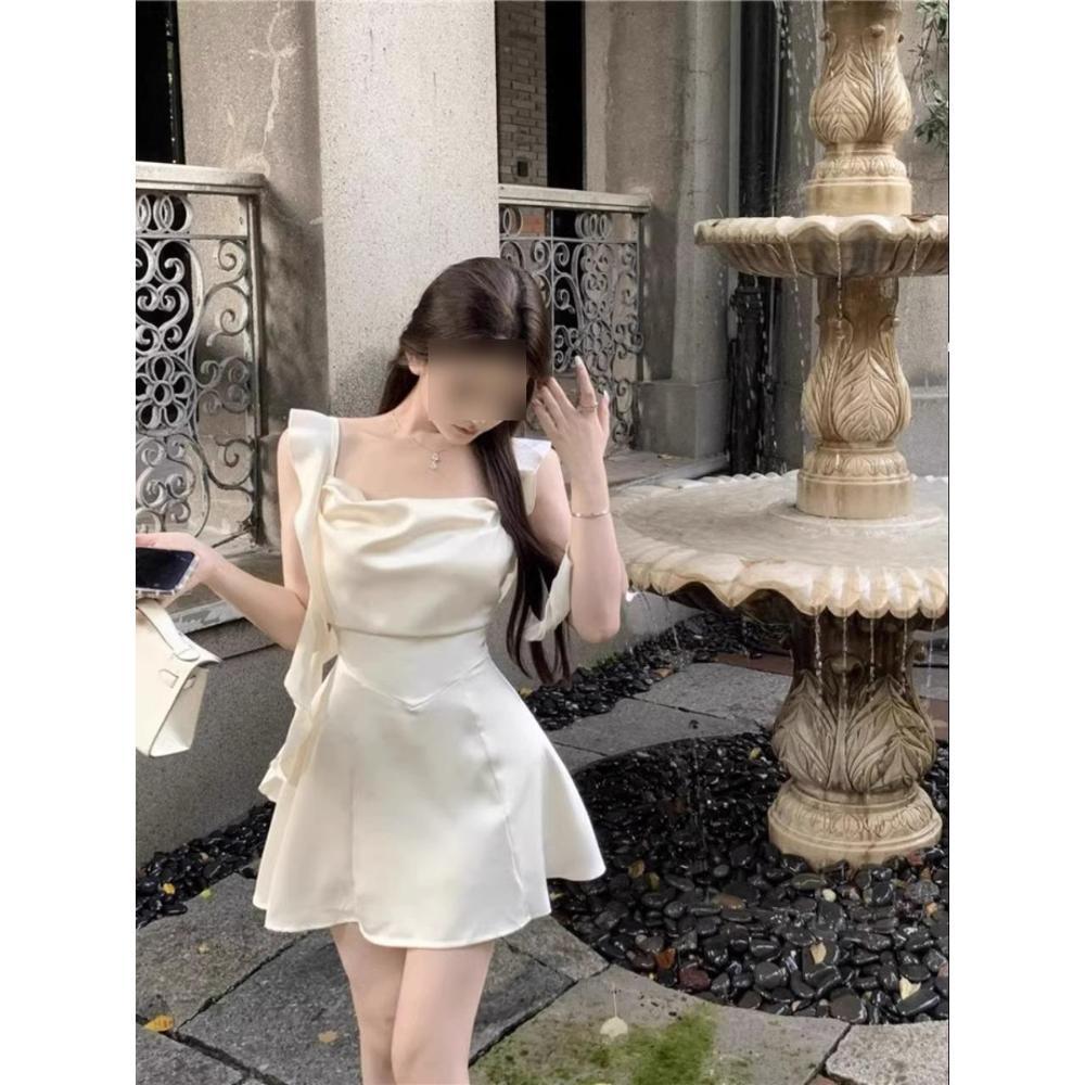 

Гостра Дівчина Атласна Міні-сукня з Квадратним Вирізом: Французький літній дизайн з феєричною стрічкою та приталеною талією M (90-100 jin) світло-синій колір