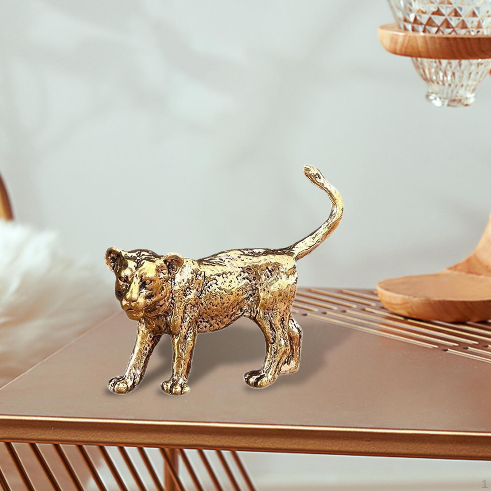 

Маленькая латунная фигурка льва Декоративная статуэтка Винтажное маленькое настольное украшение Скульптура животного для