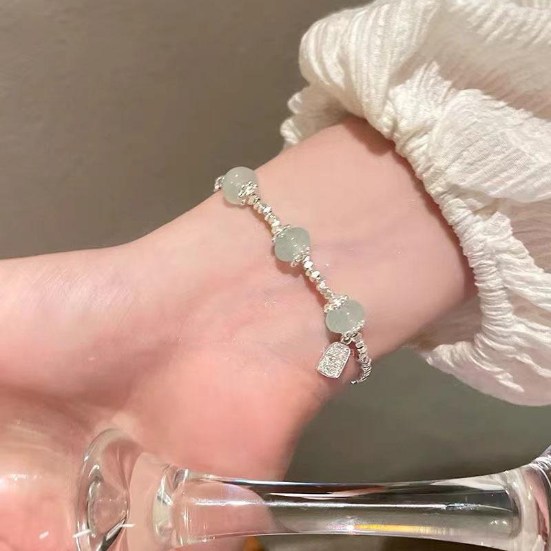 

Женский премиальный браслет из сплава с этническим подвесом-благословением на лето 2024