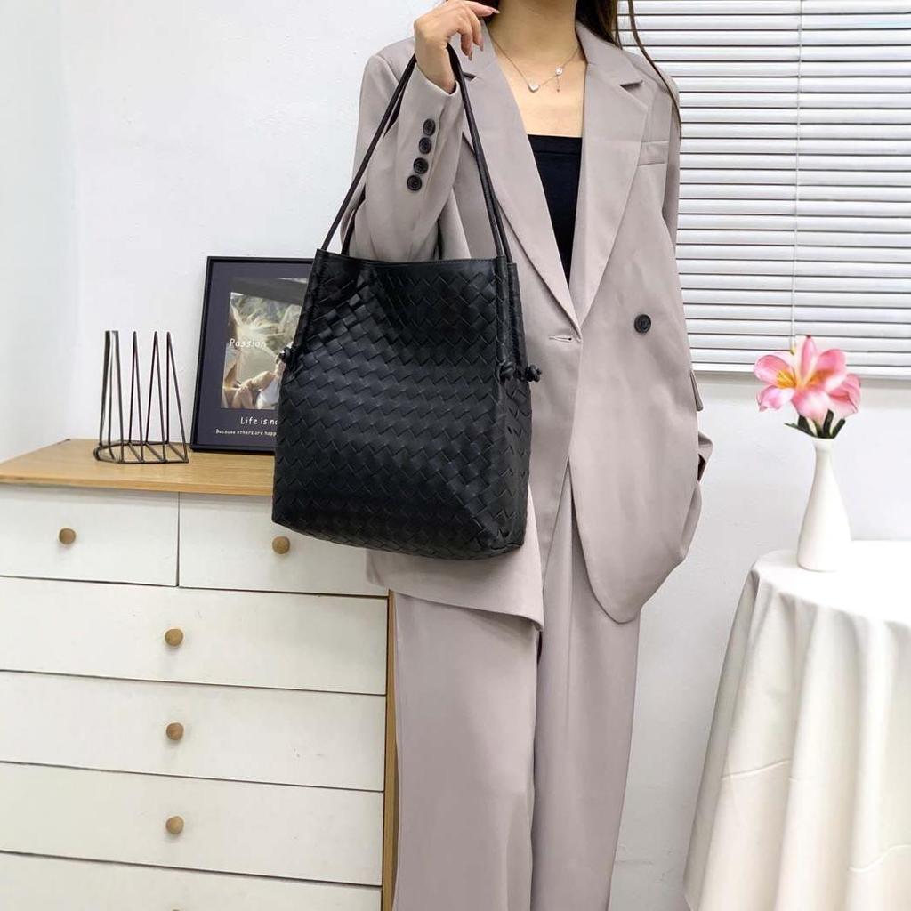 New knot leather woven shopping bag mother and child bag tote bag commuter large capacity underarm shoulder bag women