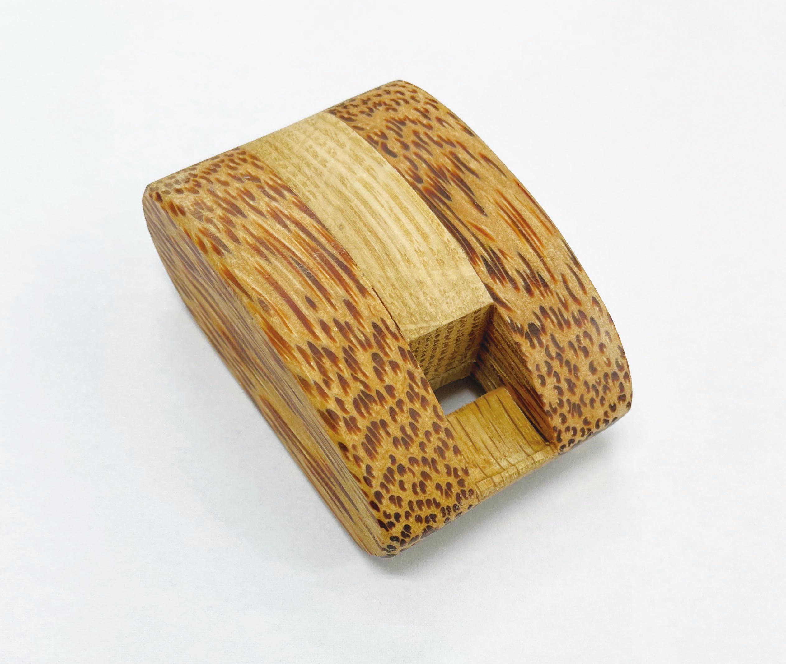 

SOUND KING [Тропические тона] Натуральная кокосовая носовая флейта AW-NS2 Уникальный инструмент, на котором легко может играть каждый