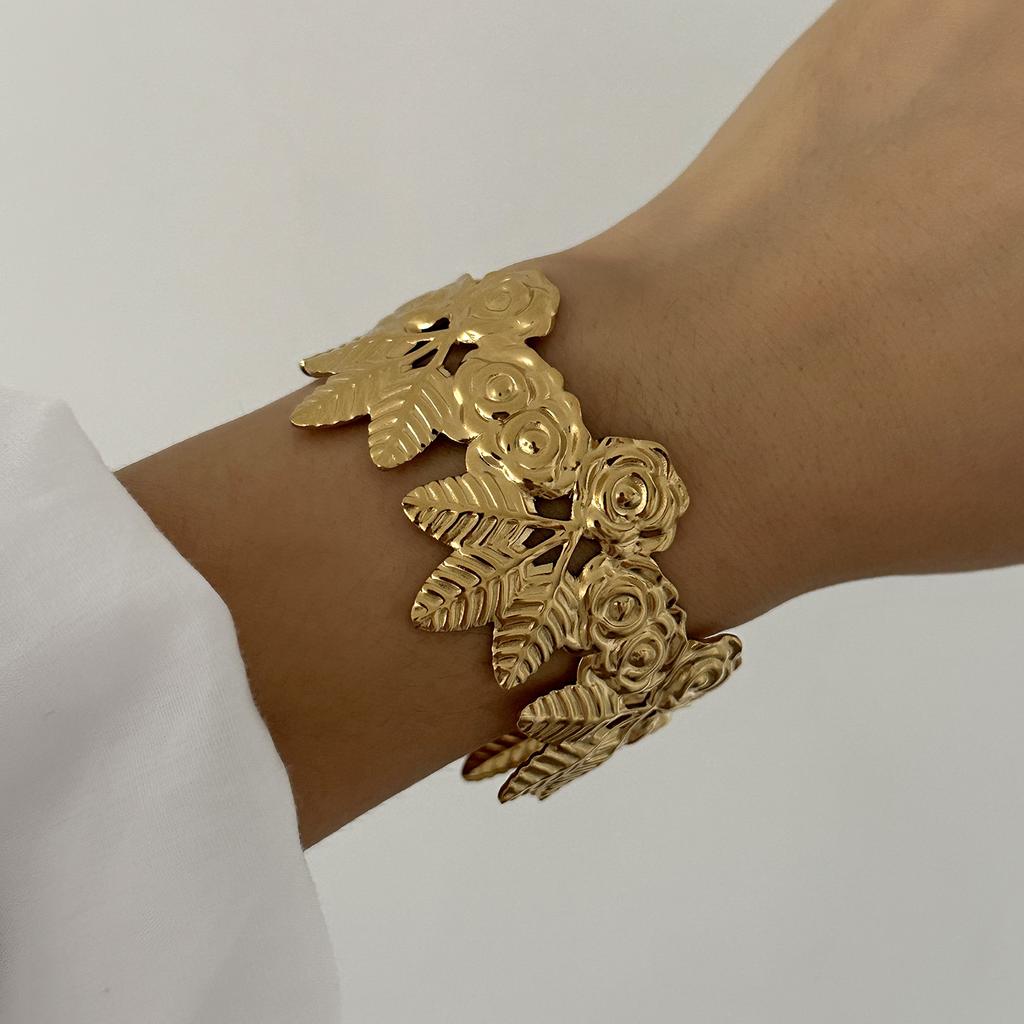 Vintage Stainless Steel Flower Heart Bracelet For Women Gold Color Irregular Geometric Cuff Bangles Bracelets Aesthetic Jewelry