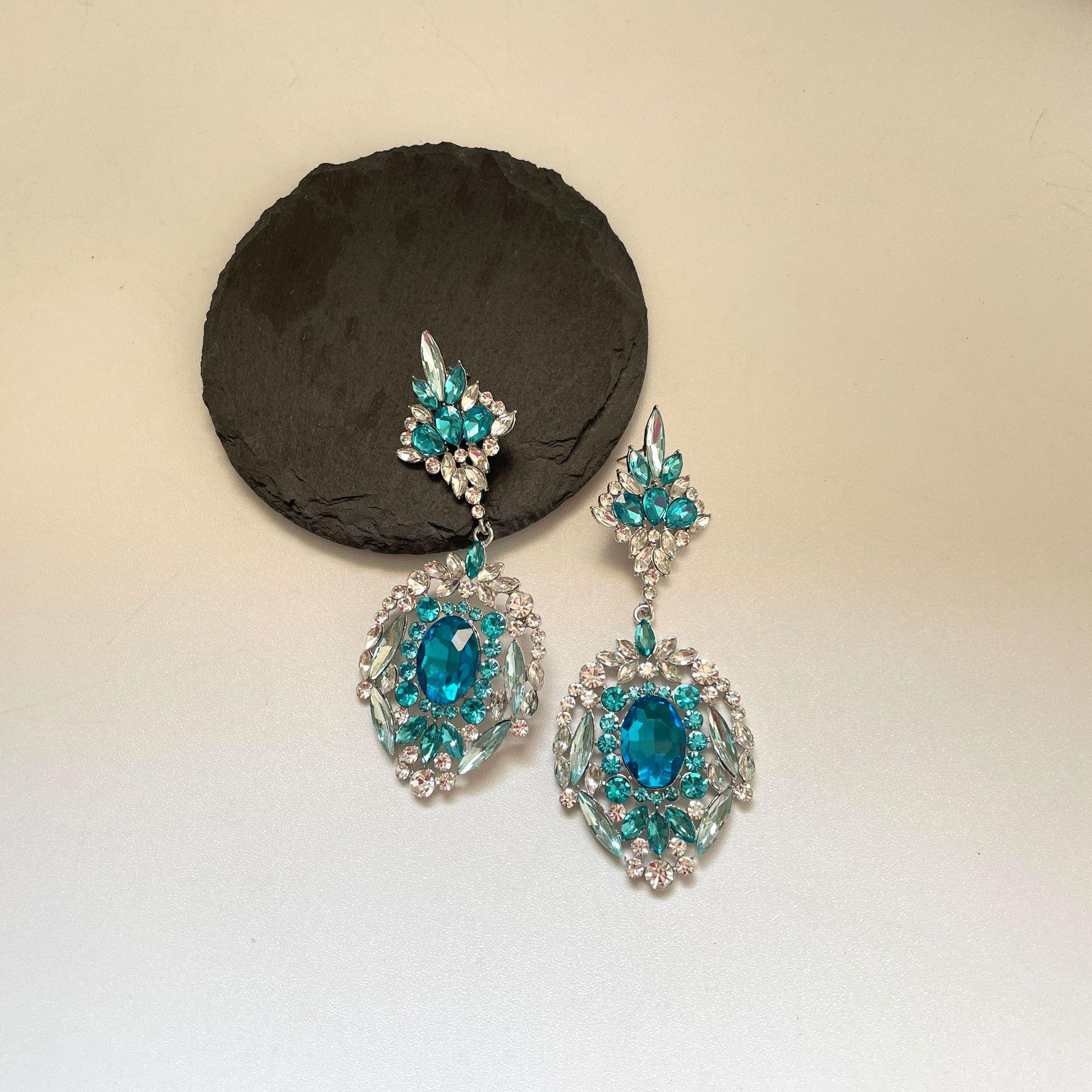 

Heavy Industry Palace Earrings for Women Baroque Style Retro Temperament Earrings with Tassels