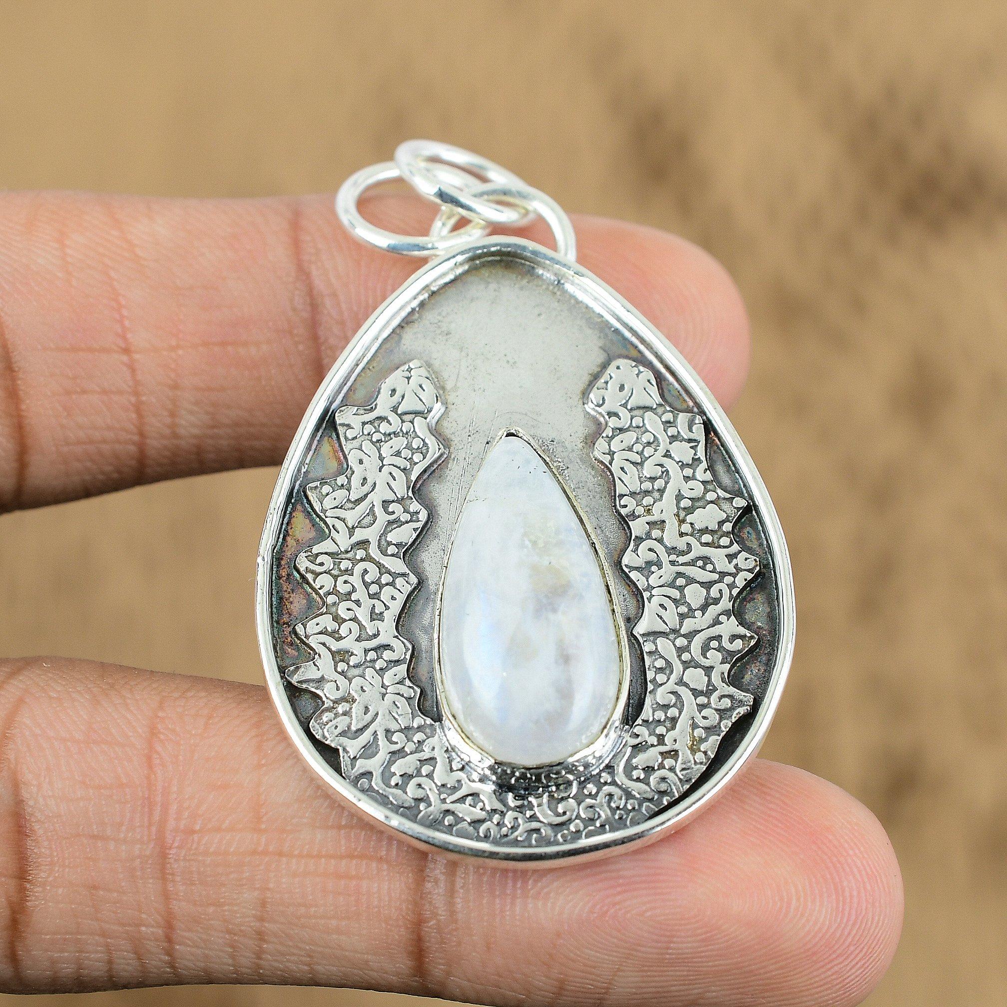 

Natural Rainbow Moonstone Gemstone Jewelry 925 Sterling Silver Pendant For Girls