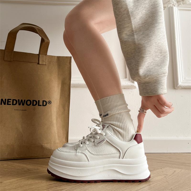Fashion commuter versatile heightening platform white shoes women's 2025 new popular lightweight casual sports board shoes