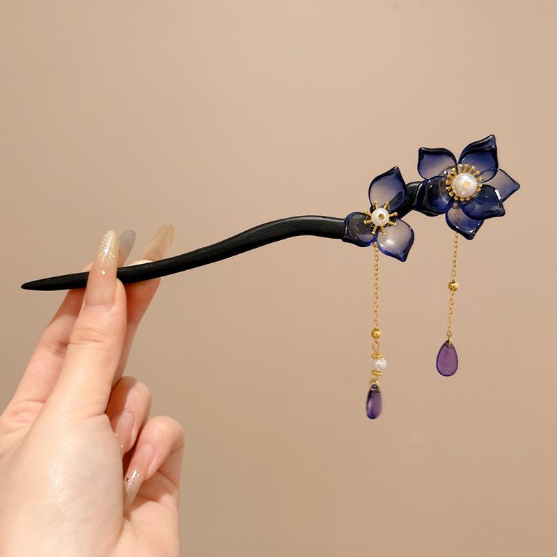Ancient Chinese-Style Hanfu Hair Accessories: Elegant Updo Hairpins with Tassels for Women