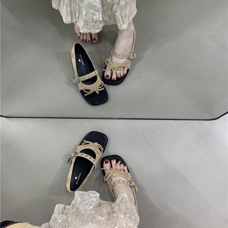 Damen Sommer 2025 neue Design-Sinn Nischen-Taschen-Absatz kneifende Sandalen Damen