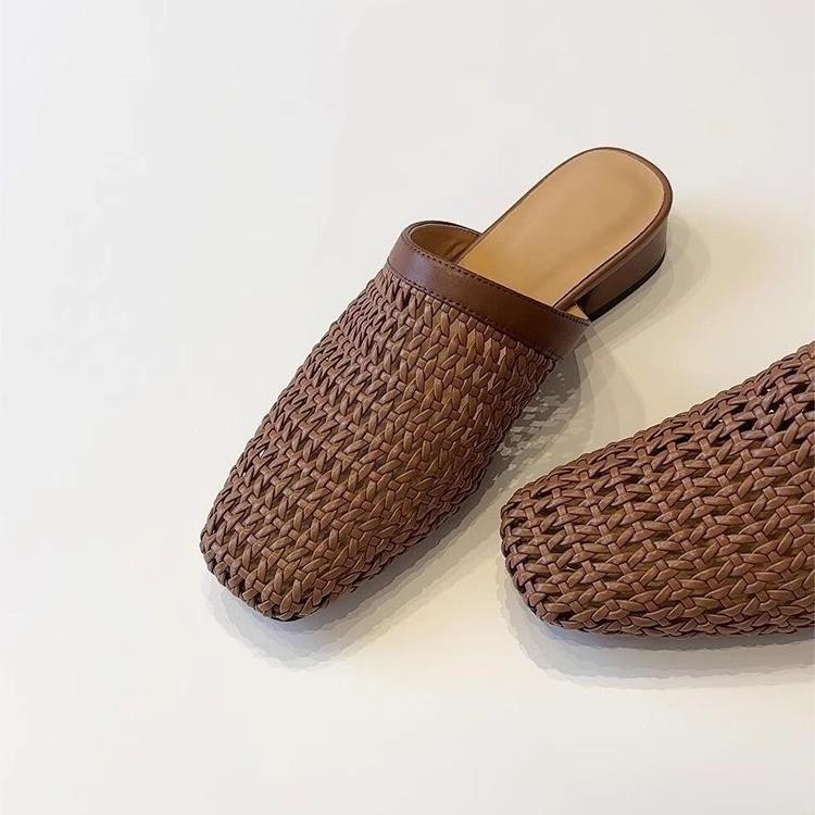 Self-kept version~ Simple soft leather hand-woven hollowed-out one-pedal bag head shoes women's low heels wear comfortable cool slippers