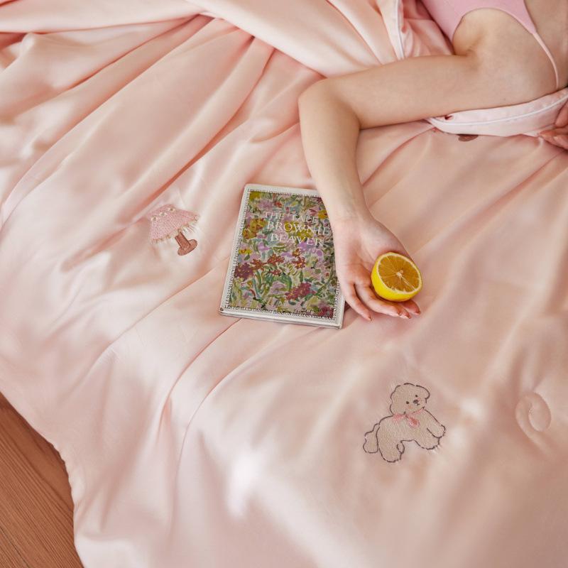 Lan Jing Tencel Lyocell Silky Summer Quilt Set - Four Pieces, Thin, Washable, Ideal for Air Conditioned Rooms