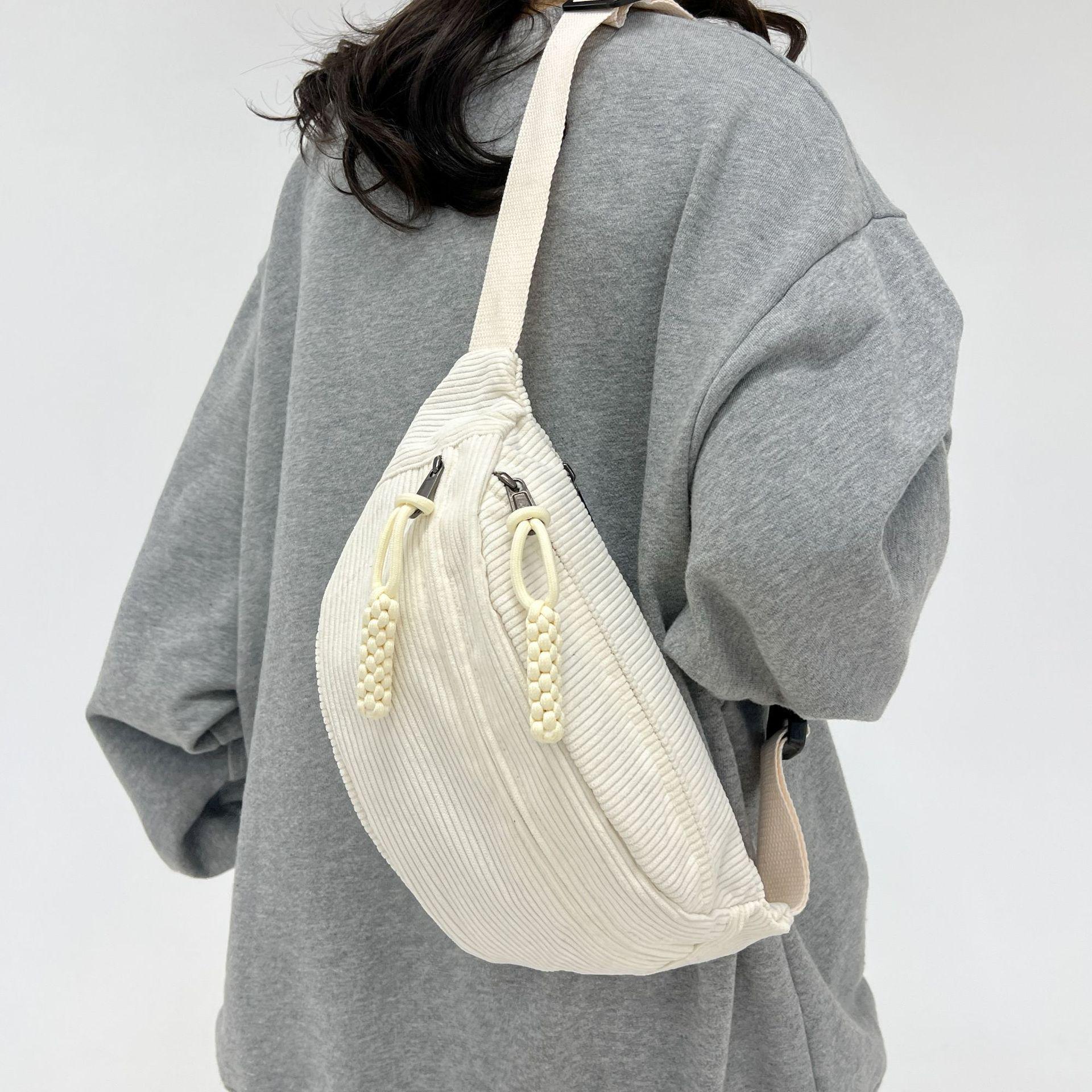 

Вельветовый тренд Большая вместимость Спортивная повседневная сумка кроссбоди для женщин грязно-белый